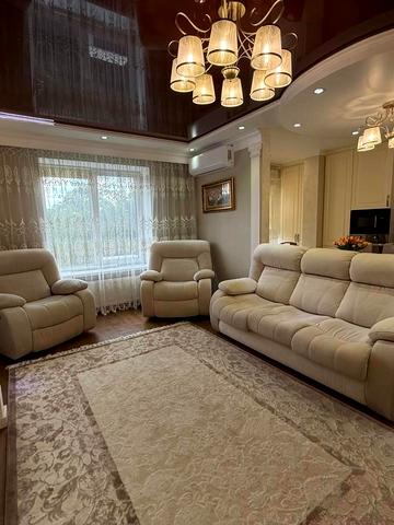 Української Перемоги вул. (Академіка Сахарова), 27а