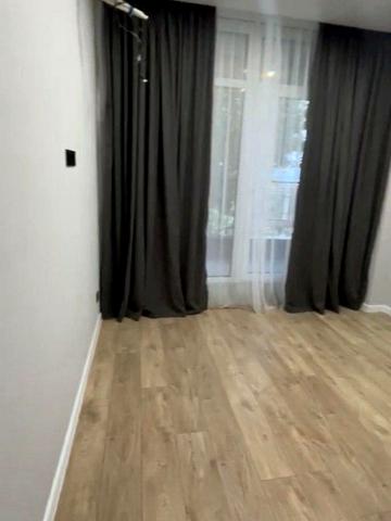 Софіївська вул., 1