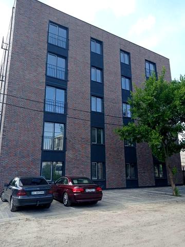 Інститутська вул., 21