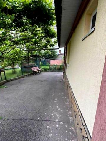 Оренда частини будинку . Вінниця, Старе місто . Всі зручності.