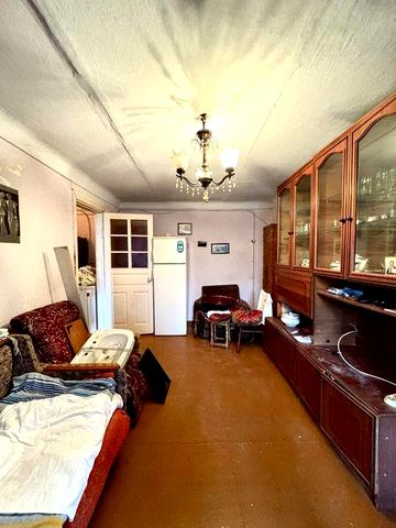 Продаж 2 кімнатної квартири , під ремонт.