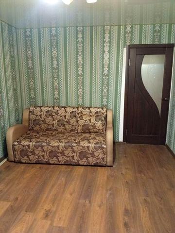 Продається 3-кімнатна квартира в самому центрі міста Олевськ.На 4 поверсі,з ремонтом