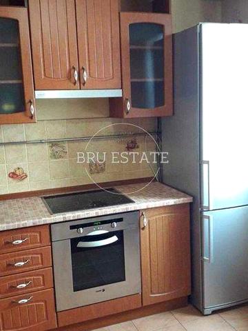 Продам простору 2к кв на вул Ревуцького 4 будинок серії КТ Позняки Харківська