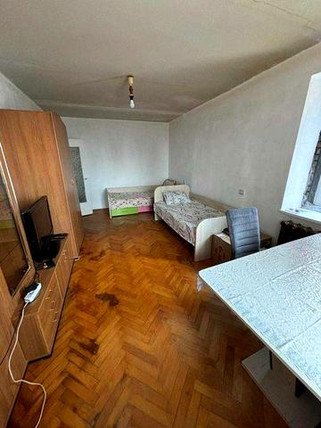 Продаж 3 кімнатної квартири 68.3 кв. м на просп. Червоної Калини 40