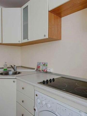 Слави бульв., 8