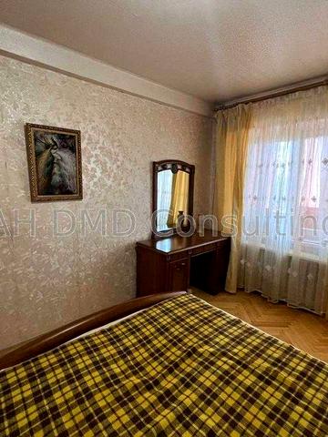 Оренда 3-к квартири за адресою Харківське шосе, 21