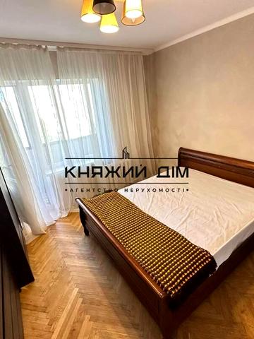 Європейського Союзу просп. (Правди), 64