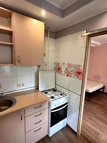 Академіка Доброхотова вул., 26