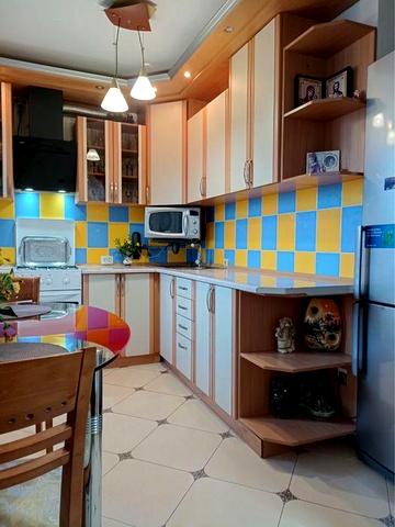 1.05 .Вільна 3 кім  дуже гарний стан Парк Миру