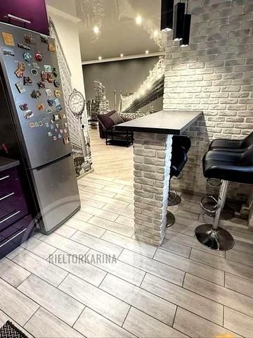 1 Екіпажна/Володарського 3к квартира з гарним ремонтом