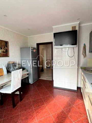 Продаж просторої 3кім квартири з ремонтом, вул. Інженера Бородіна (Сергія Лазо), Алматинська