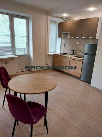 Оренда 2к квартири на вул Шовковична