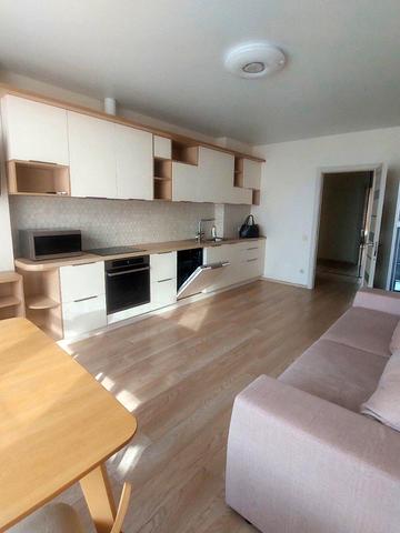 Вацлава Гавела бульв. (Івана Лепсе), 6/7а