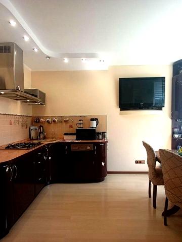 Погребняка вул., 13