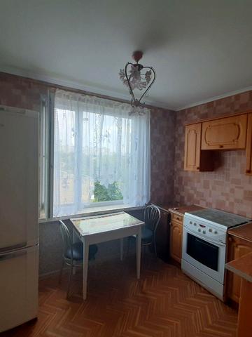 Нескорених вул., 52