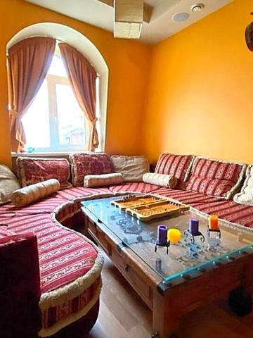 Продається квартира 270м, вул. Введенська 29/58, Поділ