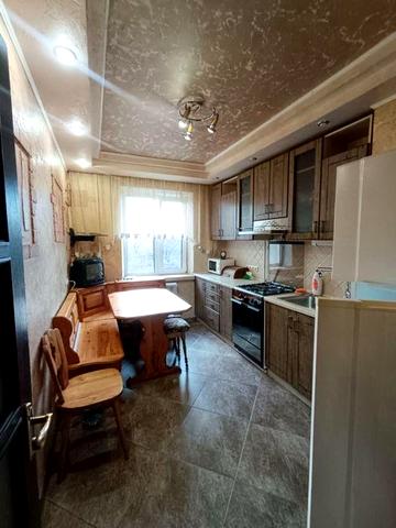 Здається в оренду 3-кімнатна квартира.