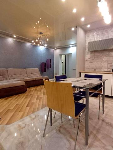 Івана Пулюя вул., 40