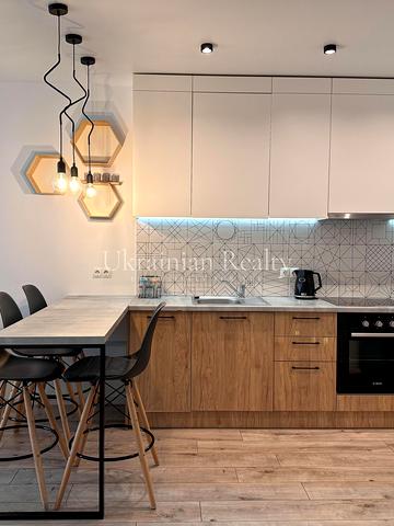 Предславинська вул., 53