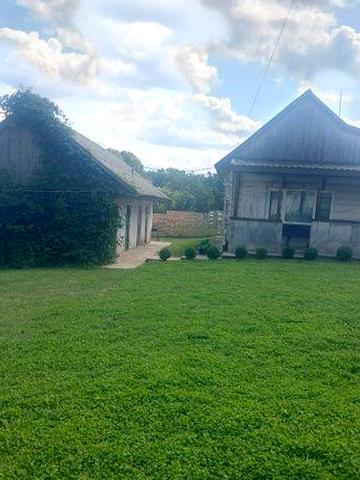 Продаю хату, дорого)