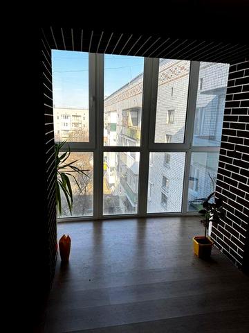 Продаж квартири смт Власівка Кіровоградської області. 91 квадратних метрів