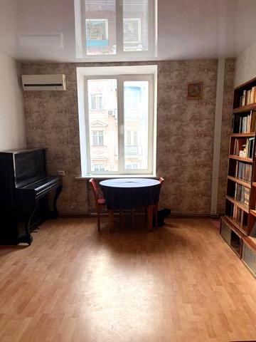 СОБСТВЕННИК Сдам 4-комнатную квартиру в самом центре города