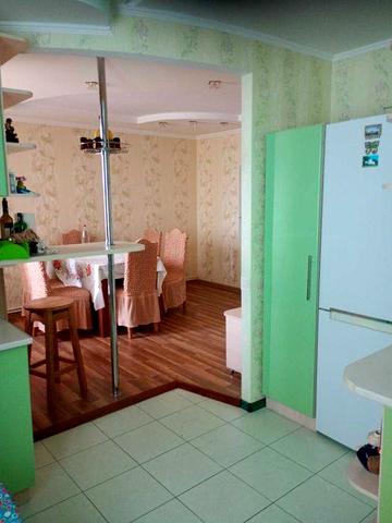 Світла 3-кімнатна квартира