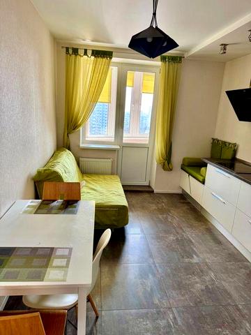 Оренда 1 кім. кв ЖК «Шоколад» (генератор на все: ліфт, вода, опалення). Від власника.