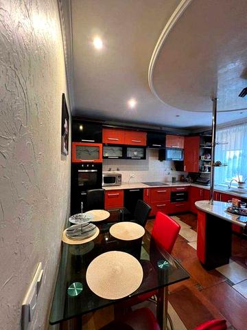 Оренда просторої квартири 82 м² — вул. Тролейбусна, 15