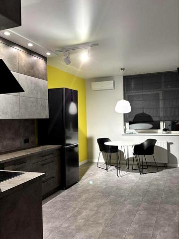 Європейського Союзу просп. (Правди), 41-Б