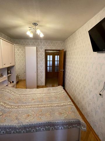 Романа Шухевича просп. (Генерала Ватутіна), 24