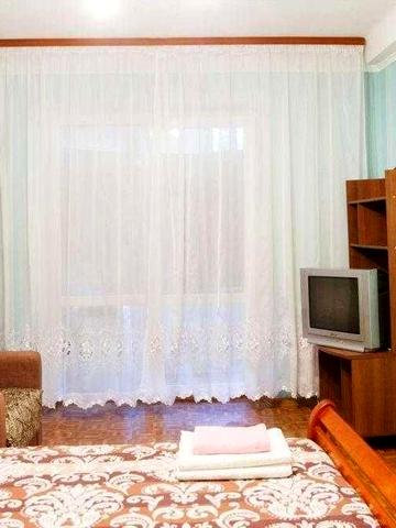 Голосеевский проспект, 46/1, метро Демиевская 4 минуты.