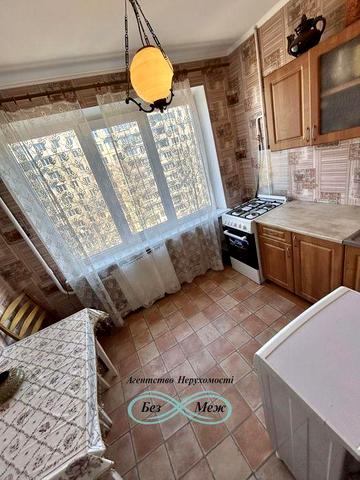 Продаж 1к Квартири вул. Жмеринська 18, Поруч Парк Совки