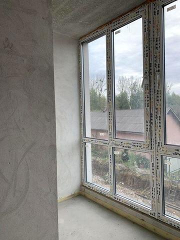 Продаж гарної двокімнатної квартири біля паку