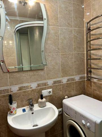 Оренда 2 к на Камʼянецькій