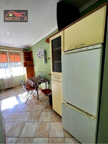 Вільна 3 к кв у Львові , бічна Чорновола , вул Окуневського , ліжко