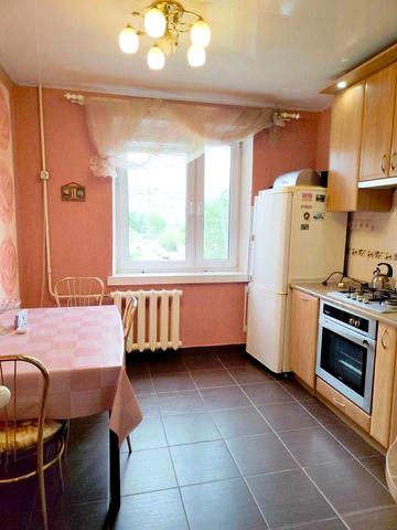 Троєщина, 1-на квартира в гарному стані,  газ, вул. Лифаря, 1/ Закревського