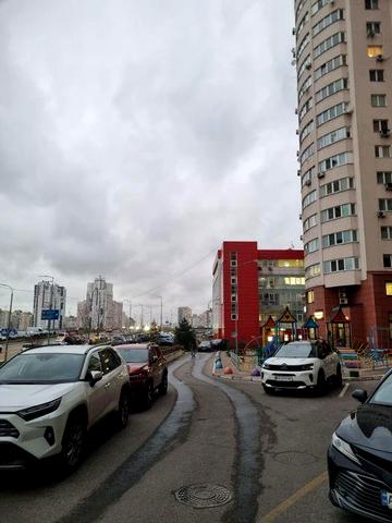 Квартира,  3 комнаты,  Мишуги , метро Позняки