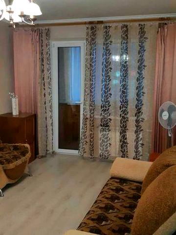 Сдается двухкомнатная раздельная квартира. Братства тарасовцевул 9, Дарницкий р-н, ст м Харьковская 4 минуты пешком