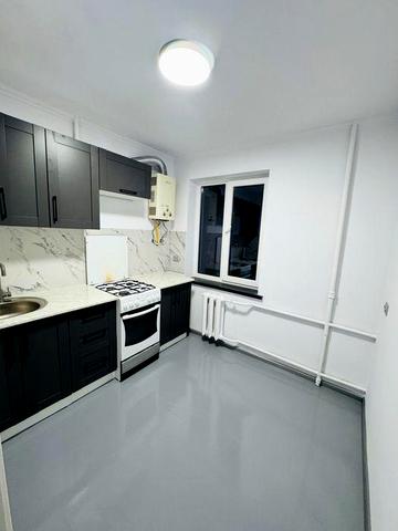 Продам двох кімнатну по пр.Шевченка,5. у м.Новий Розділ.