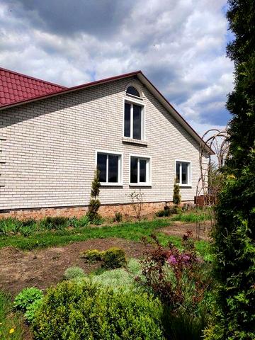 Продається будинок в м Шостка , Сумська  обл.   на  ділянці 10 соток з окремою банею
