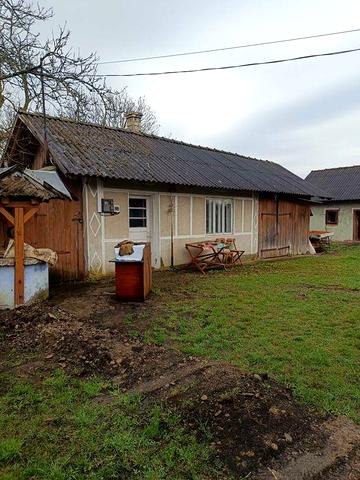 Продається будинок з прибудовами та 22с. землі Любківці (Коломийського р-ну)