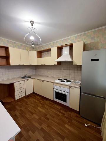 Срібнокільська вул., 20