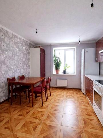 Продам  5 кімн. квартира Олексіївка.