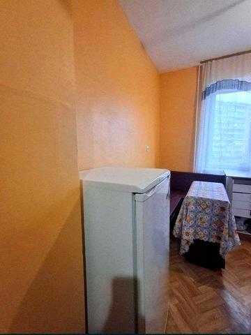 Продається 2 кімнати в 3-х кімнатній квартирі вул. Сержа Лифаря (Сабурова),18.