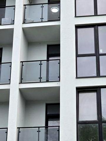 ЦІНА ЗНИЖЕНА в центрі Сваляви продаеться з ремонтом квартира ЖК набережний квартал