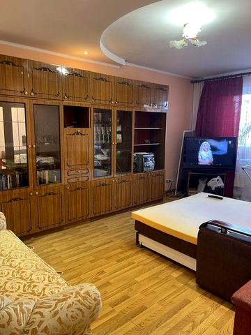 Здається в Оренду 3-х Кімнатна квартира біля Велмарту. Зупинка Піщана.