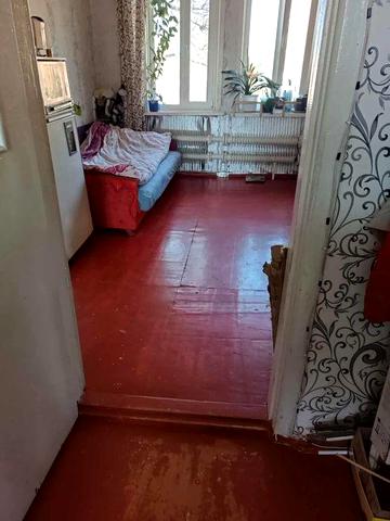 Продам 2-х кімнатну квартиру в смт. Ладан