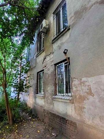 Продам 1ком. 12 квартал, ул. Михаила Максимовича, 6, под ремонт