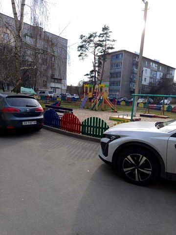 3-кімнатна квартира + підвал з квартири